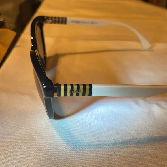 FENDI FF 0054 Rectangular shape,Black & white Retro with  display picture 3